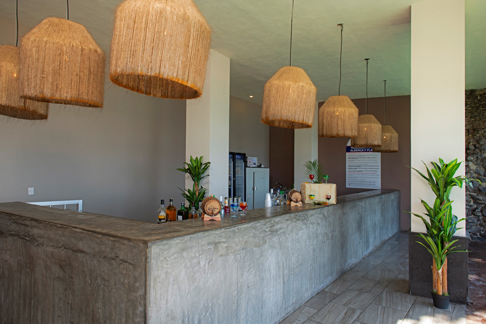 Pelicanos Bar 2